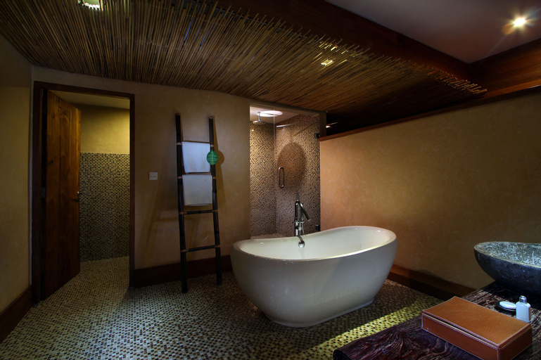 Bathroom 10