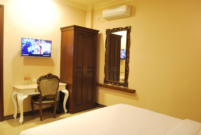 Bedroom 3, Apple Green Hotel, Malang