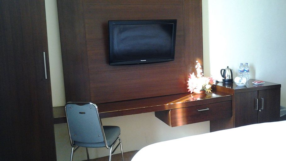 Lynt Hotel Makassar, Makassar