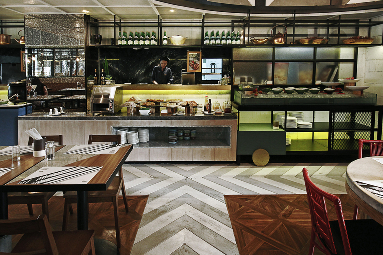 Food & Drinks 15