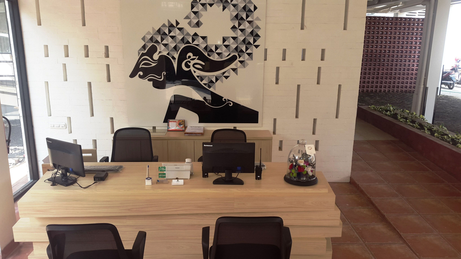 Public Area 25