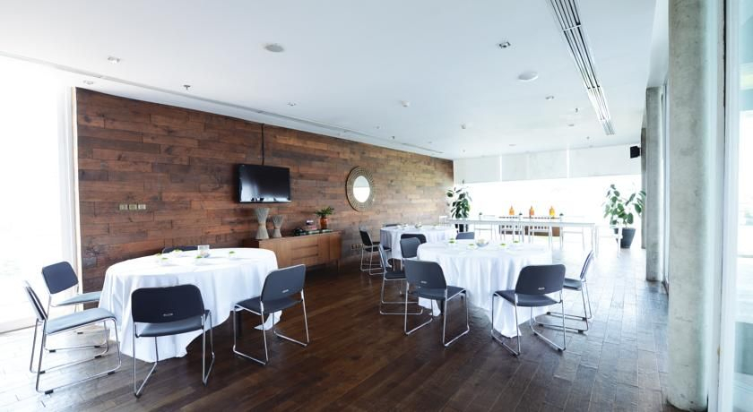 Food & Drinks 5, Morrissey Hotel, Central Jakarta
