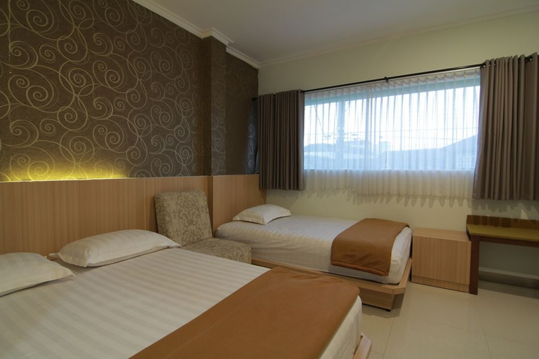 Bedroom 2, F77 Family Budget Hotel, Yogyakarta