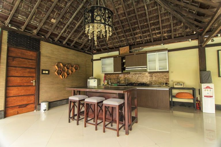 Villa padi pakem