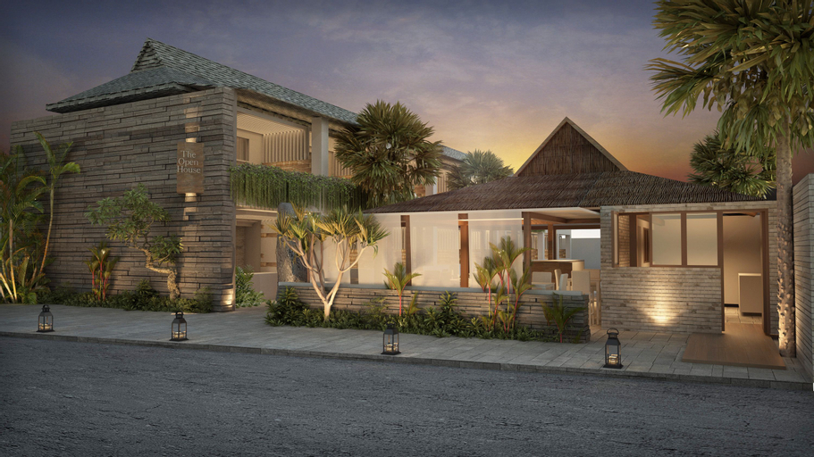 Exterior & Views 4
