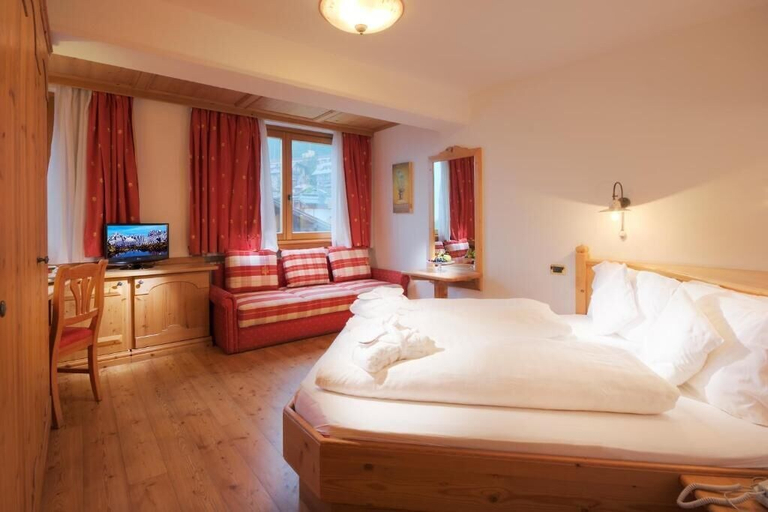Bedroom 3, Hotel Rosengarten, Trento
