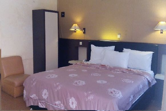 Kencana Pati Hotel Room Type - VIP King Lantai 1