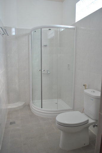 Bathroom 5, Kurnia Jaya Hotel, Lombok