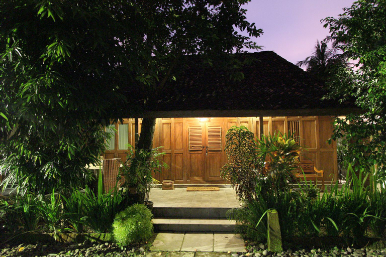 Exterior & Views 3