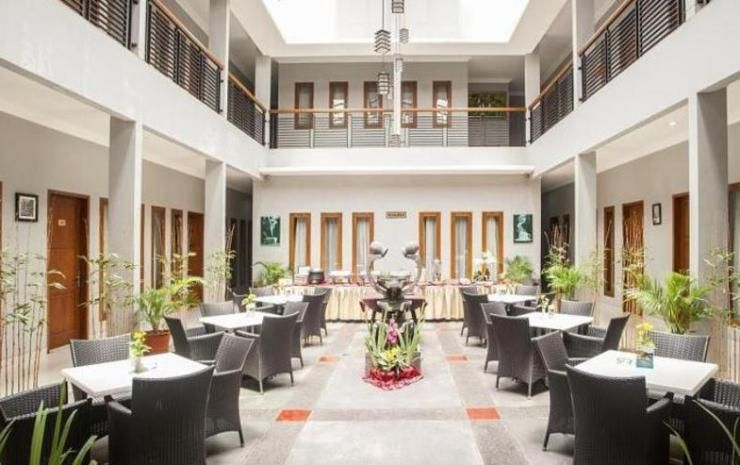 Public Area, Rosalia Indah Hotel, Yogyakarta