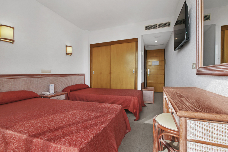 Bedroom 4, Club Mac Alcudia, Baleares