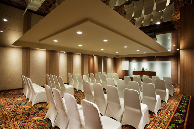 Business Facilities 17