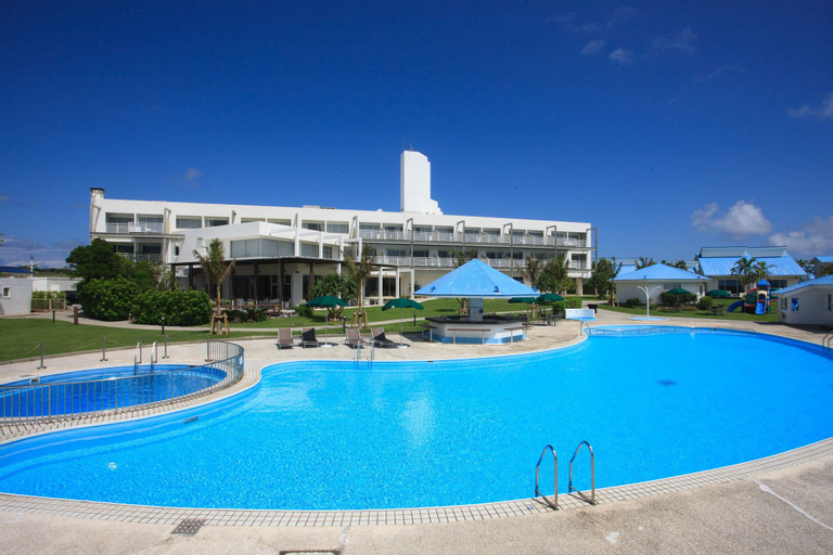 YYY CLUB iE RESORT, Ie