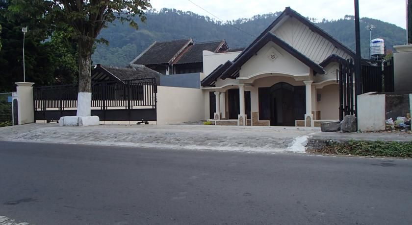 Shakila Guest House Batu, Malang