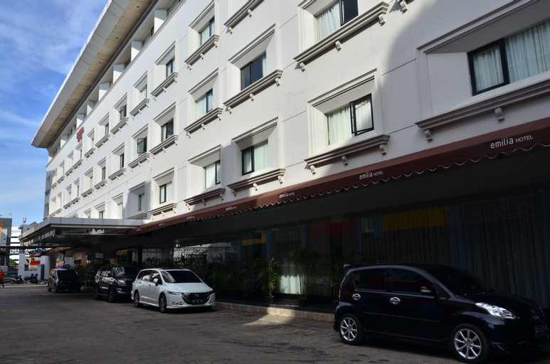 Emilia Hotel By Amazing - Palembang, Palembang