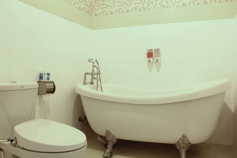 Bathroom 3, Dedy Beach Inn, Badung