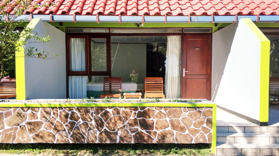 Exterior & Views 18