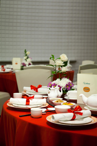 Food & Drinks 12