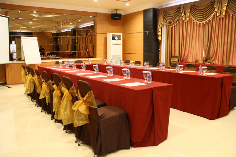 Business Facilities 12
