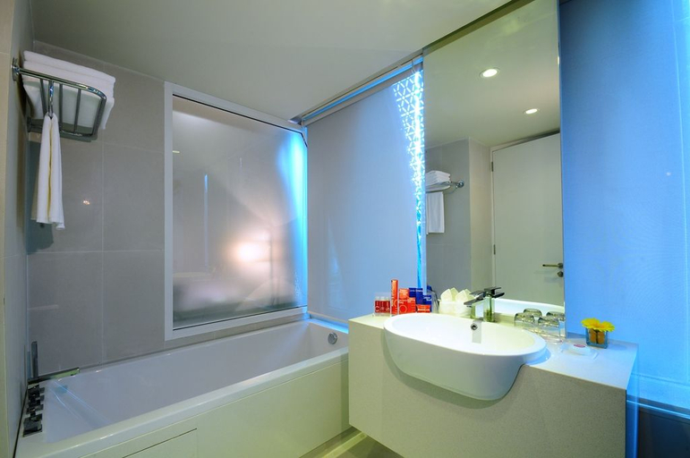 Bathroom 4, Citrus Sukhumvit 13 by Compass Hospitality, Wattana