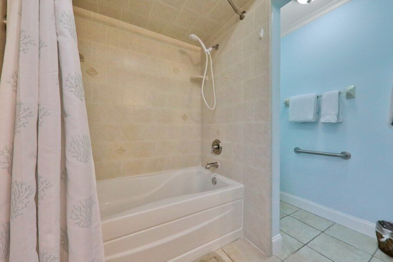 Bathroom 5, Island Retreat, Saint Johns