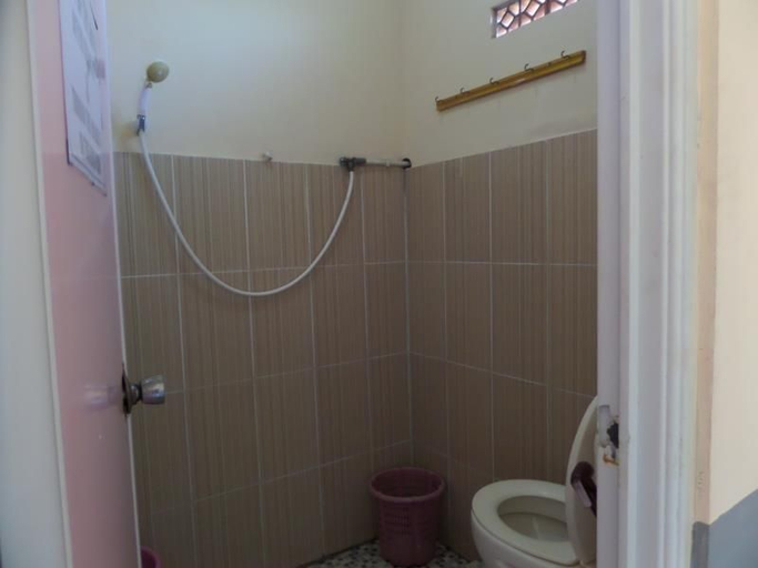Bathroom, Tengger Indah Hotel, Probolinggo