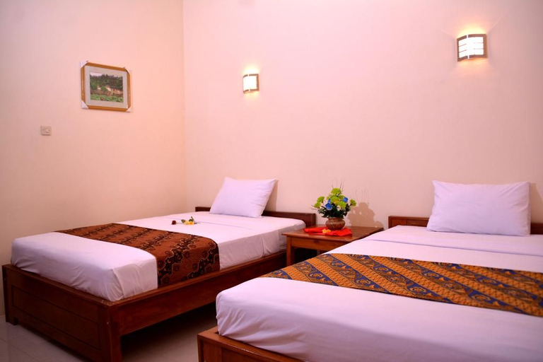 ILHAMI HOTEL BLITAR - Tap to explore photos