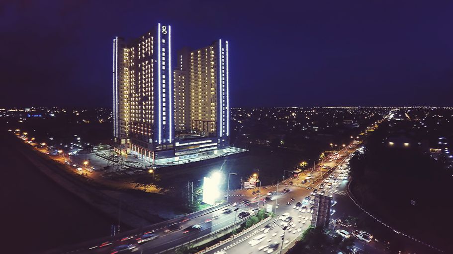 Exterior & Views 30