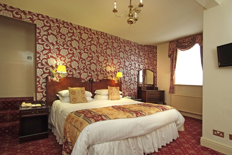 Bedroom 3, The Crown Hotel, Boroughbridge, North Yorkshire - The Coaching Inn Group, North Yorkshire