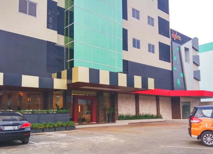 The L Hotel Entertainment, Batam