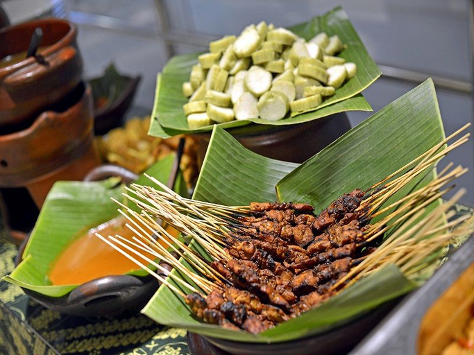 Whiz Hotel Pemuda Semarang - Food & Drinks