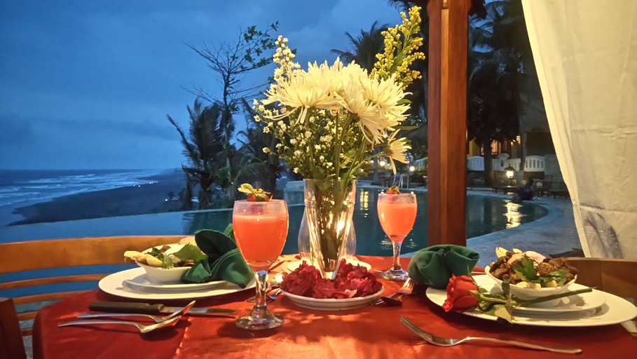 Queen of The South Resort - Food & Drinks