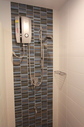 Bathroom 3, Kamon Thara, Muang Nakhon Pathom