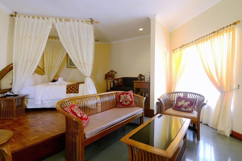 Bedroom 2, Parai Beach Resort & Spa, Bangka