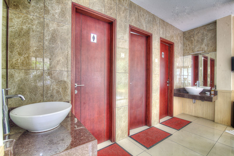 Bathroom, Grha Ciumbuleuit Guest House, Bandung