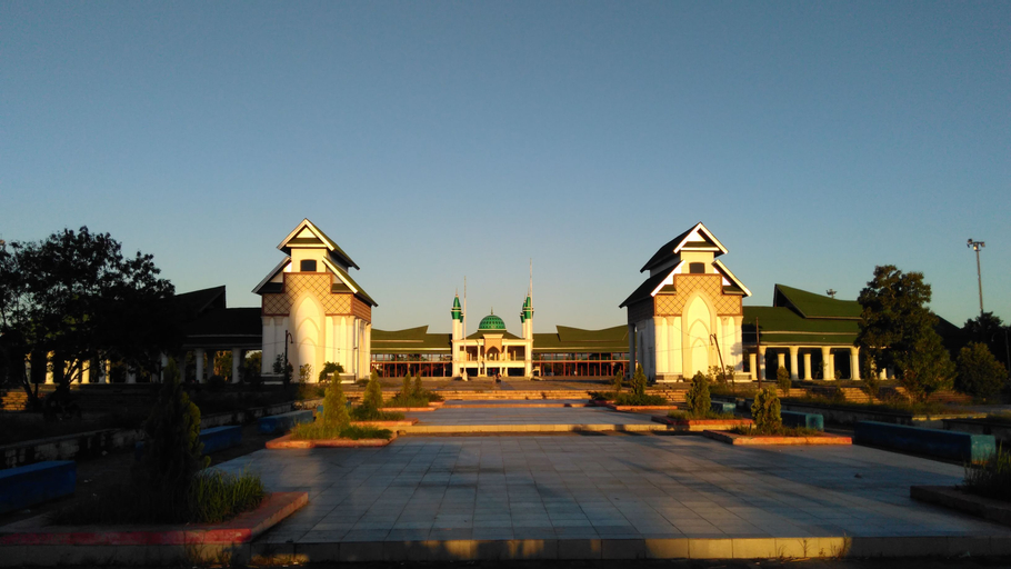 Exterior & Views 15