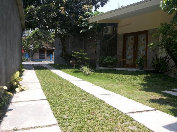 Exterior & Views 2, Beto Guesthouse, Sleman