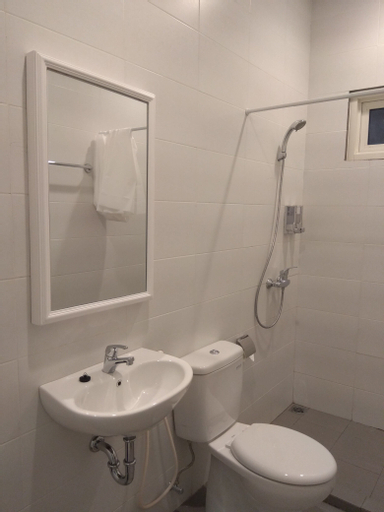 Bathroom 4