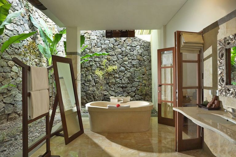 Bathroom 18