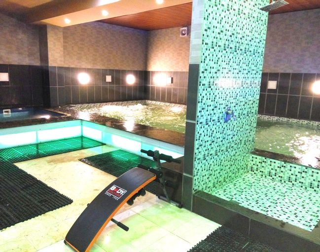 The L Hotel Entertainment, Batam