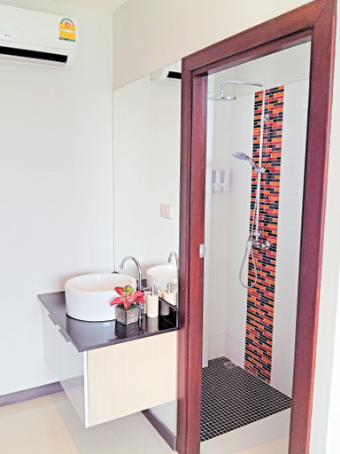 Bathroom 5, Ko Lanta The Wings Boutique Hotels, Ko Lanta