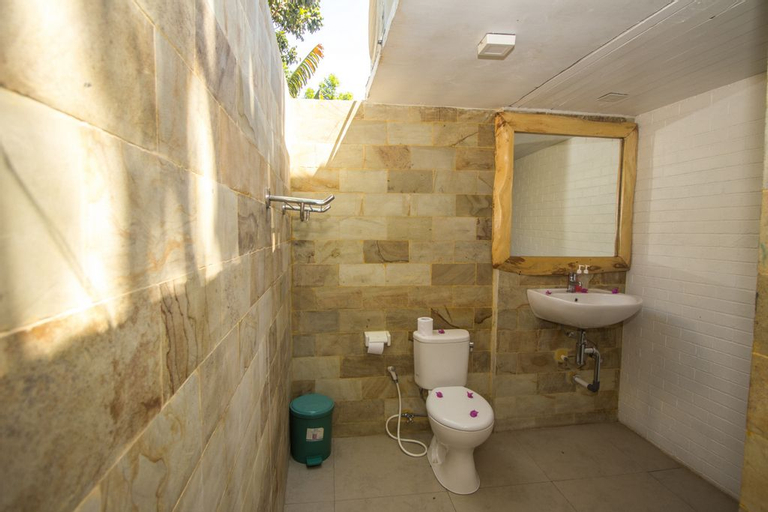 Gili Breeze Tropical Bungalows - Tap to explore photos