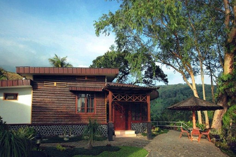 Exterior & Views 12