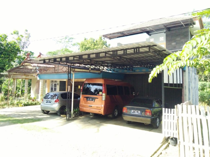 Rifqi Guesthouse by DOM Hospitality, Pacitan