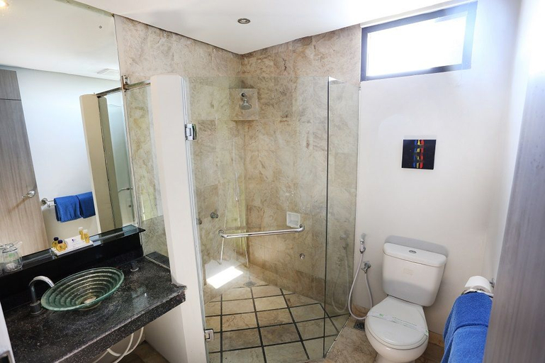 bathroom 7