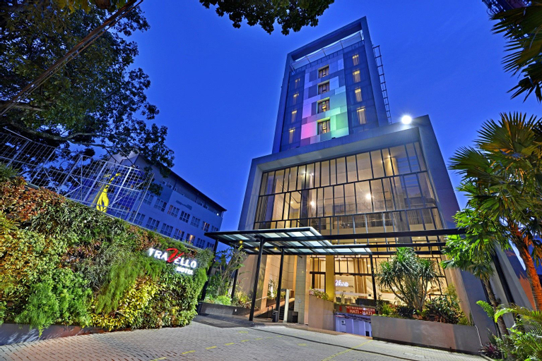 Exterior & Views 9