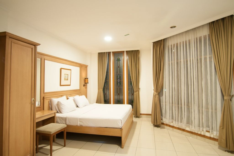 Corsica Hotel, Bandung