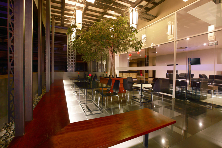 Food & Drinks 15