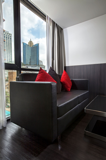 Galleria 12 Sukhumvit Bangkok Hotel by Compass Hospitality, Wattana