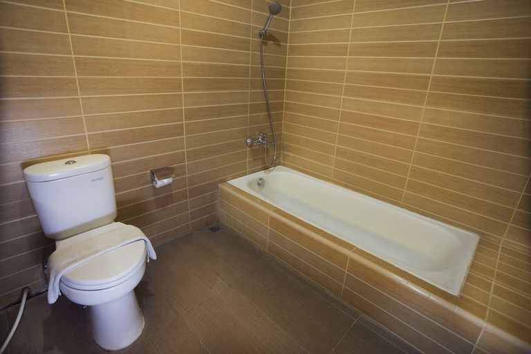 Melva Balemong - Bathroom